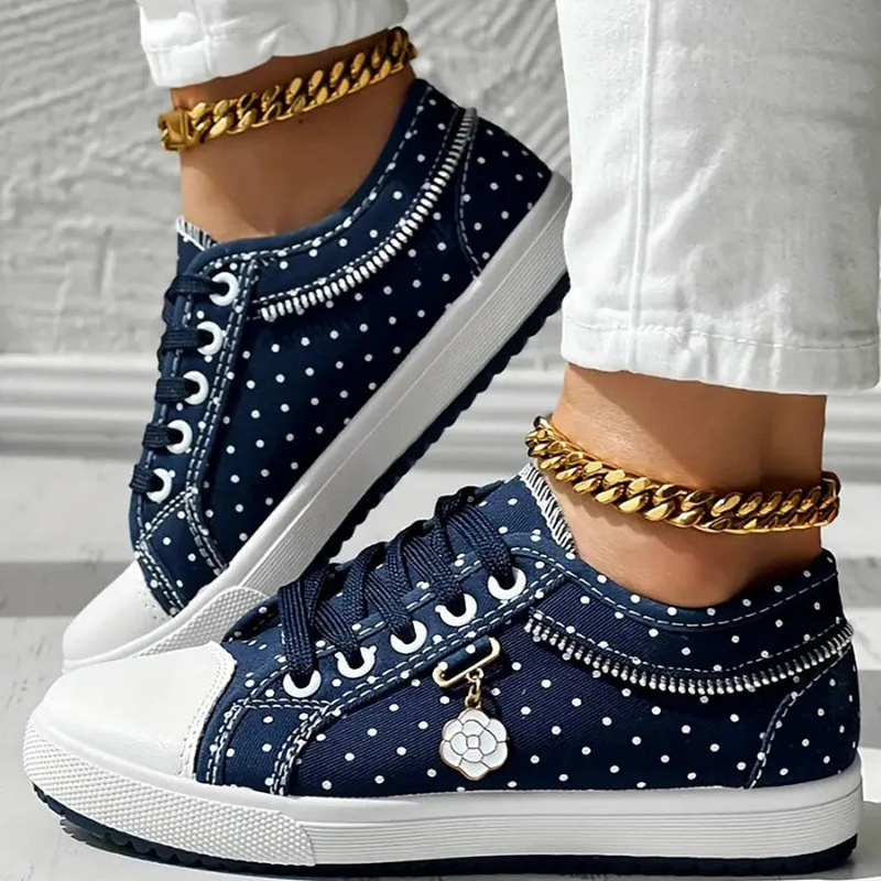 CARO | ELEGANCKIE SNEAKERY DAMSKIE Z KWIATOWYMI DETALAMI