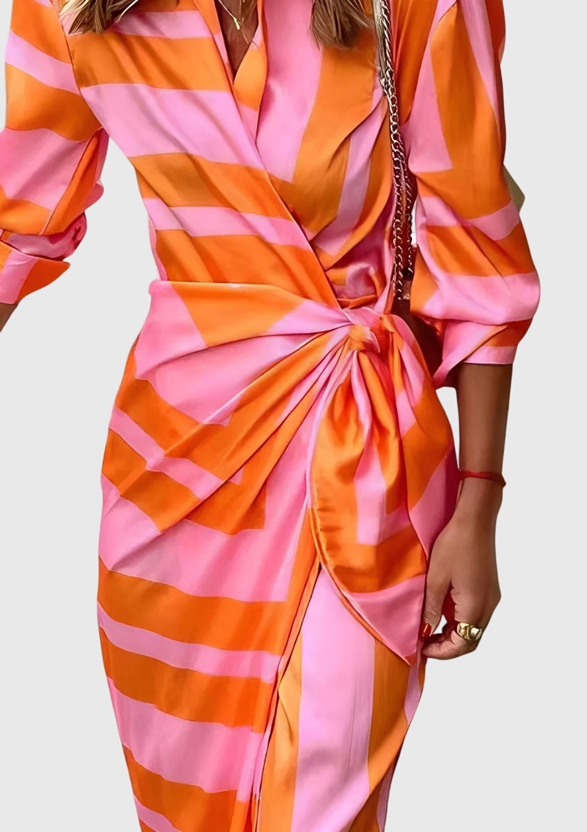 Everly™ | Elegancka Sukienka Kopertowa z Wzorem